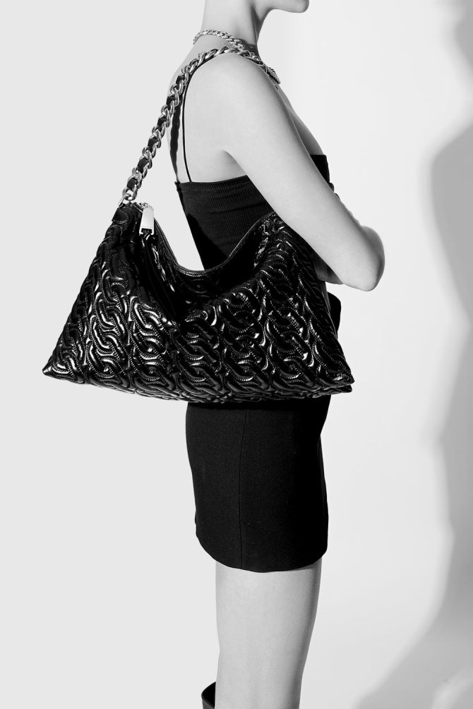 Chain Quilt Shoulder Bag - Image 4